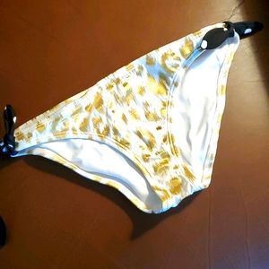 Bikini bottom M